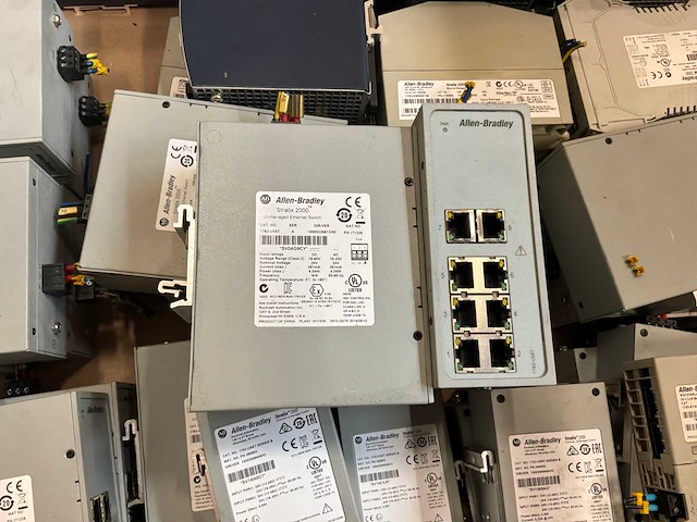 Diverse industriële componenten - afbeelding 2 van  6