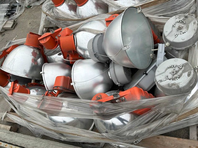 Diverse industriële lampen - afbeelding 4 van  4