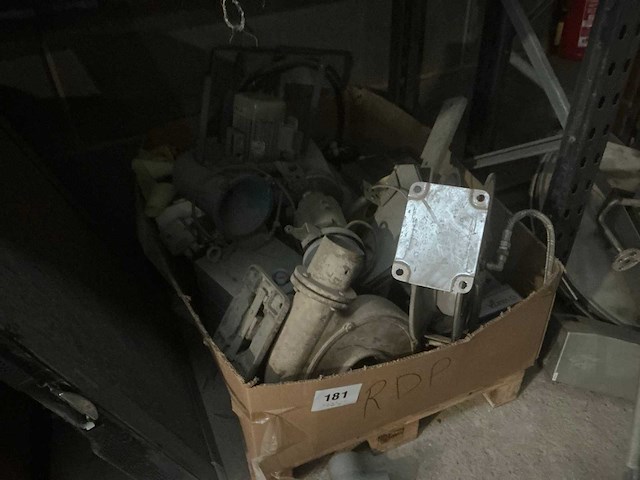 Diverse industriële onderdelen - afbeelding 1 van  7