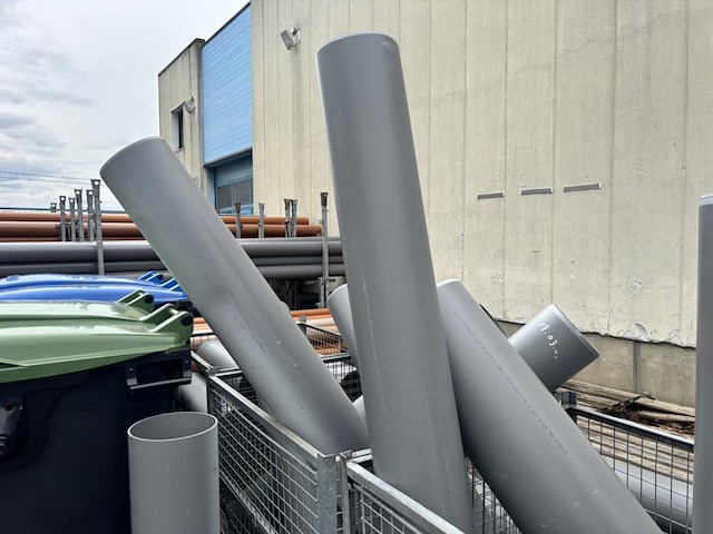 Diverse inhoud 4xbak pvc u-riool excl bak - afbeelding 4 van  7