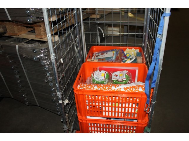 Diverse inhoud kratten - afbeelding 9 van  11