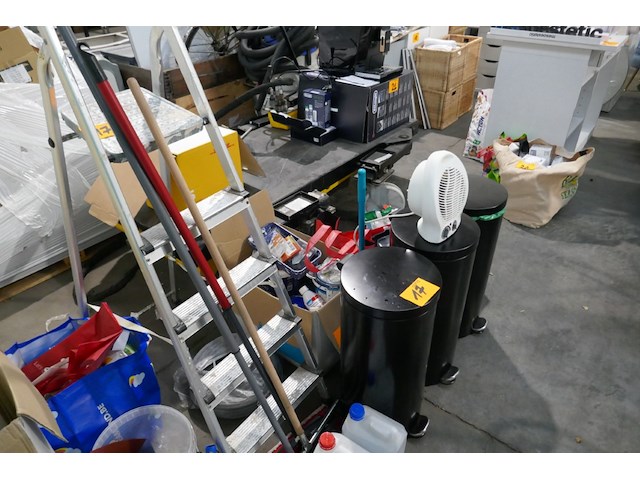 Diverse items deel 1 - afbeelding 1 van  5