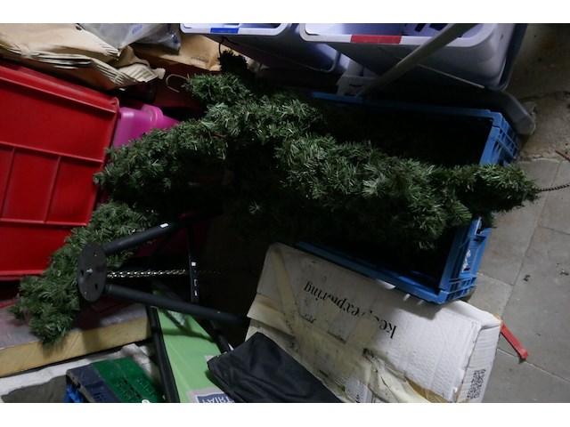 Diverse items ( inhoud achterkelder ) - afbeelding 3 van  5