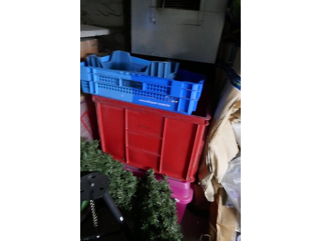 Diverse items ( inhoud achterkelder ) - afbeelding 4 van  5
