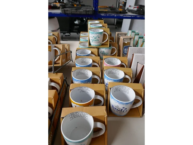 Diverse items souvenierwinkel deel 1 - afbeelding 5 van  18