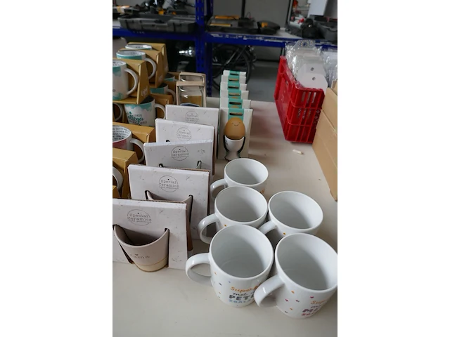 Diverse items souvenierwinkel deel 1 - afbeelding 6 van  18