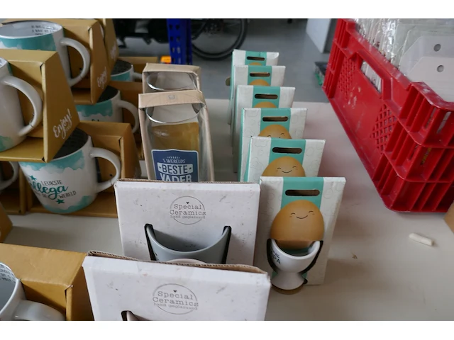 Diverse items souvenierwinkel deel 1 - afbeelding 7 van  18