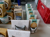 Diverse items souvenierwinkel deel 1 - afbeelding 7 van  18