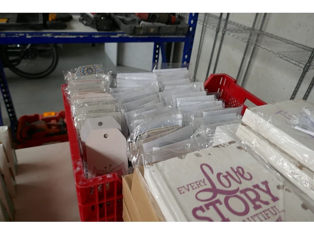 Diverse items souvenierwinkel deel 1 - afbeelding 10 van  18