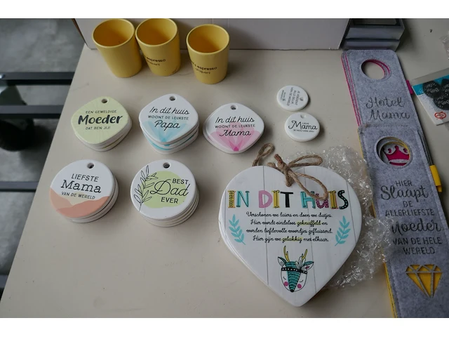 Diverse items souvenierwinkel deel 1 - afbeelding 14 van  18