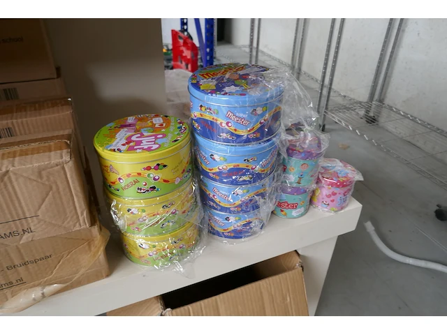 Diverse items souvenierwinkel deel 2 - afbeelding 4 van  10