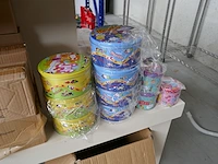 Diverse items souvenierwinkel deel 2 - afbeelding 4 van  10
