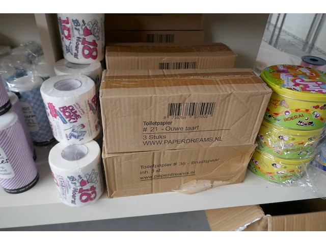 Diverse items souvenierwinkel deel 2 - afbeelding 5 van  10