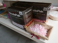 Diverse items souvenierwinkel deel 2 - afbeelding 8 van  10