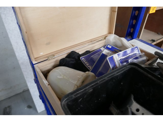 Diverse items - afbeelding 5 van  6