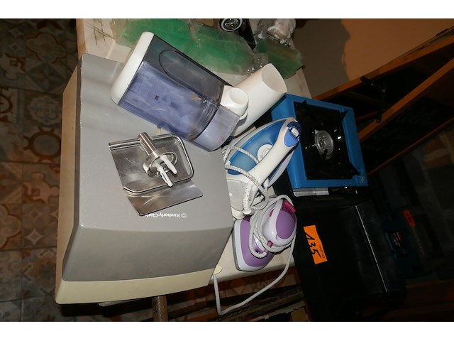 Diverse items - afbeelding 1 van  4