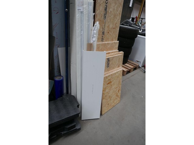 Diverse items - afbeelding 4 van  4