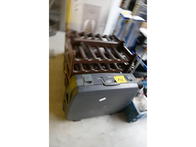Diverse items - afbeelding 1 van  7