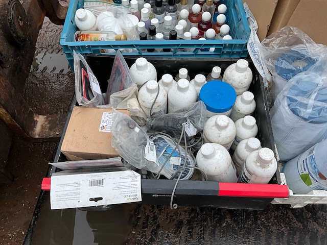 Diverse jacuzzi accessoires - afbeelding 1 van  14