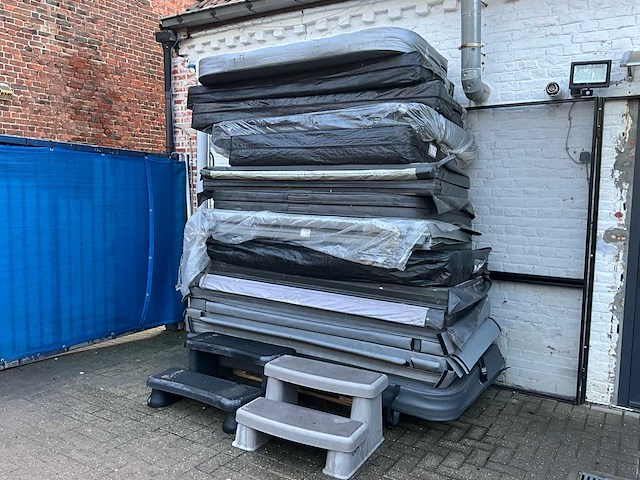 Diverse jacuzzi covers - afbeelding 1 van  12