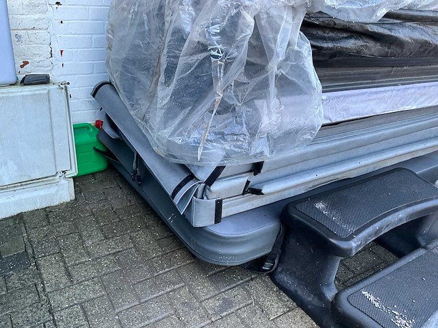 Diverse jacuzzie covers - afbeelding 9 van  12