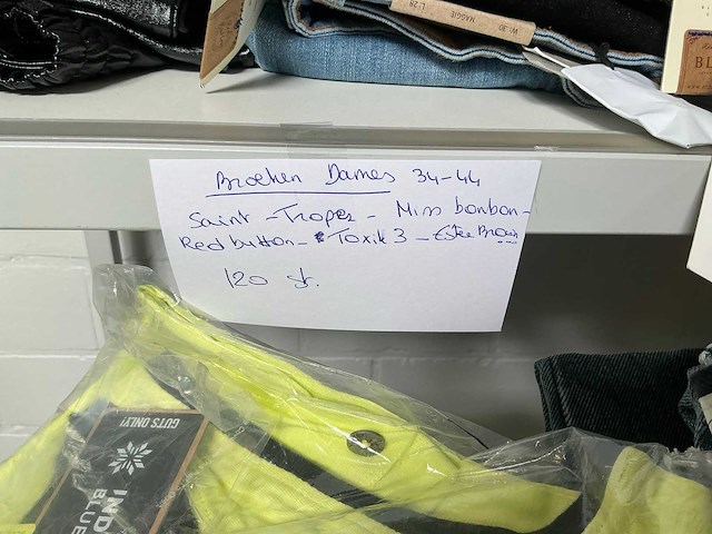 Diverse jongens en meisjeskledij en damesbroeken - afbeelding 6 van  6