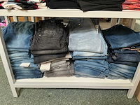 Diverse jongens en meisjeskledij en damesbroeken - afbeelding 14 van  17