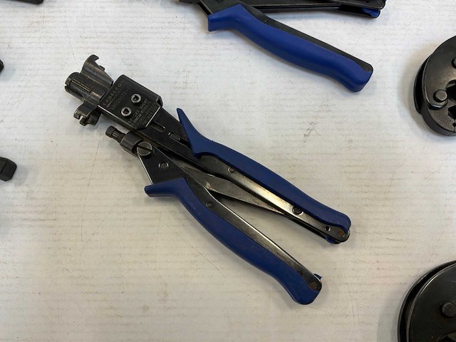 Diverse kabel- en krimptangen (11x) - afbeelding 1 van  1