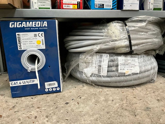 Diverse kabels en buizen (8x) - afbeelding 11 van  11