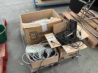 Diverse kabels en computer toebehoren - afbeelding 1 van  11