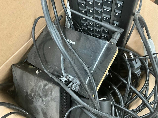 Diverse kabels en computer toebehoren - afbeelding 11 van  11