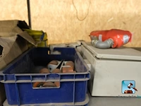 Diverse kabels en schakelkasten - afbeelding 2 van  28