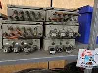 Diverse kabels en schakelkasten - afbeelding 3 van  28
