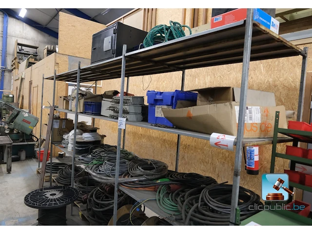 Diverse kabels en schakelkasten - afbeelding 12 van  28