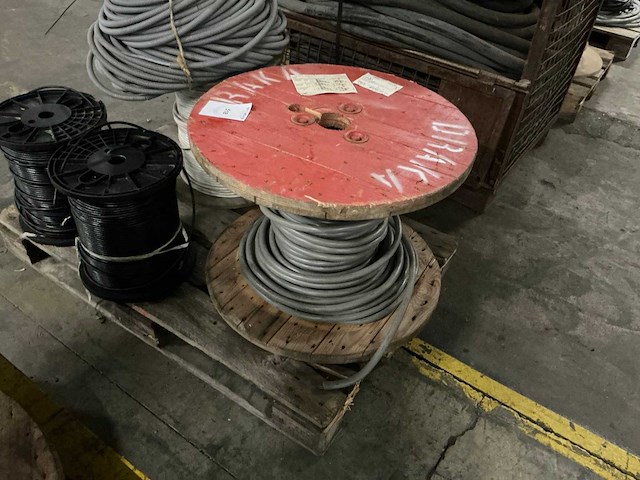 Diverse kabels - afbeelding 3 van  4