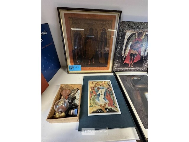 Diverse kaders met kerkelijke afbeeldingen - afbeelding 2 van  7