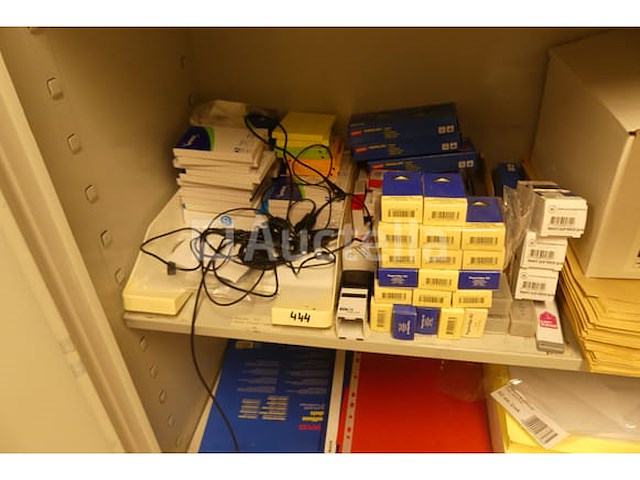 Diverse kantoormeubilair - afbeelding 2 van  21