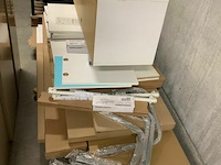 Diverse kasten nog in verpakking - afbeelding 1 van  3