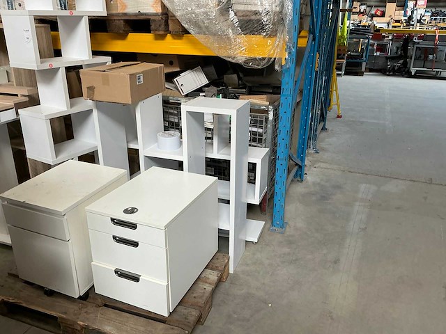 Diverse kasten - afbeelding 1 van  4