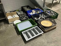 Diverse keukenbenodigdheden - afbeelding 1 van  5