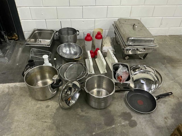 Diverse keukenbenodigdheden - afbeelding 2 van  4