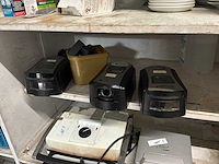 Diverse keukentoestellen, zeepdispensers en poetsmateriaal - afbeelding 15 van  16