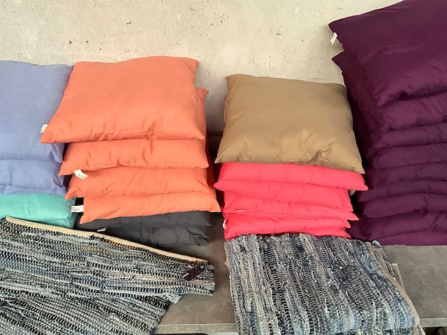Diverse kleuren sierkussens (27x) - afbeelding 5 van  8
