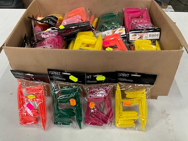 Diverse kleuren strandlaken clips set van 4 (85x) - afbeelding 1 van  5