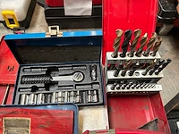 Diverse koffers met accessoires - afbeelding 4 van  5