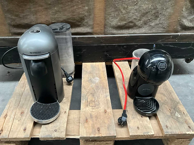 Diverse koffieapparaten (2x) - afbeelding 1 van  6