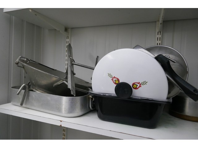 Diverse kookpotten en steelpannen - afbeelding 5 van  6