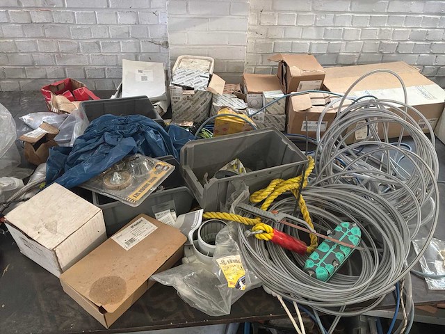 Diverse koppelingen en klemmen pvc en voor chauffage - afbeelding 1 van  4