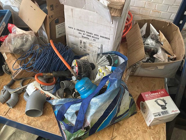 Diverse koppelingen en klemmen pvc en voor chauffage - afbeelding 2 van  4