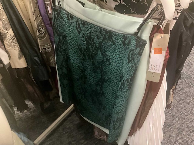 Diverse (korte) rokjes (25x) - afbeelding 7 van  28